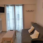 A 100m Avec Balcon Et Commodites, - Fr-1-331-61 *