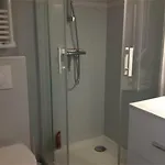 A 100m Avec Balcon Et Commodites, - Fr-1-331-61 Apartament *
