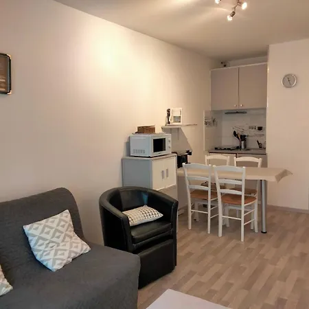 Apartamento A 100m Avec Balcon Et Commodites, - Fr-1-331-61 Les Sables-dʼOlonne