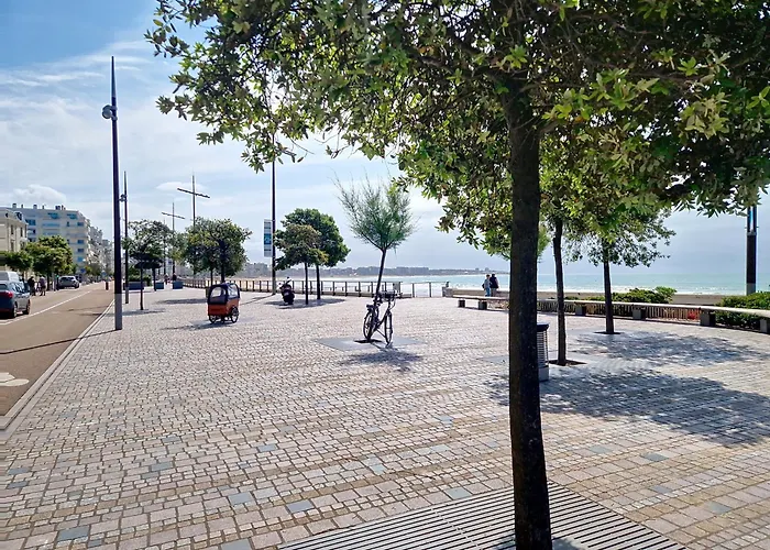 A 100m Avec Balcon Et Commodites, - Fr-1-331-61 Les Sables-dʼOlonne